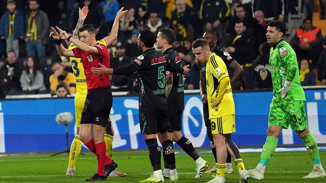 Fenerbahçe - Konyaspor maçının VAR konuşmaları açıklandı 