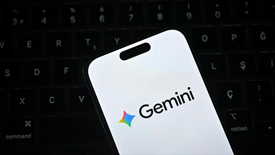 Yapay zekada devlerin savaşı kızıştı: Gemini 3 tarihi rekorla geldi!