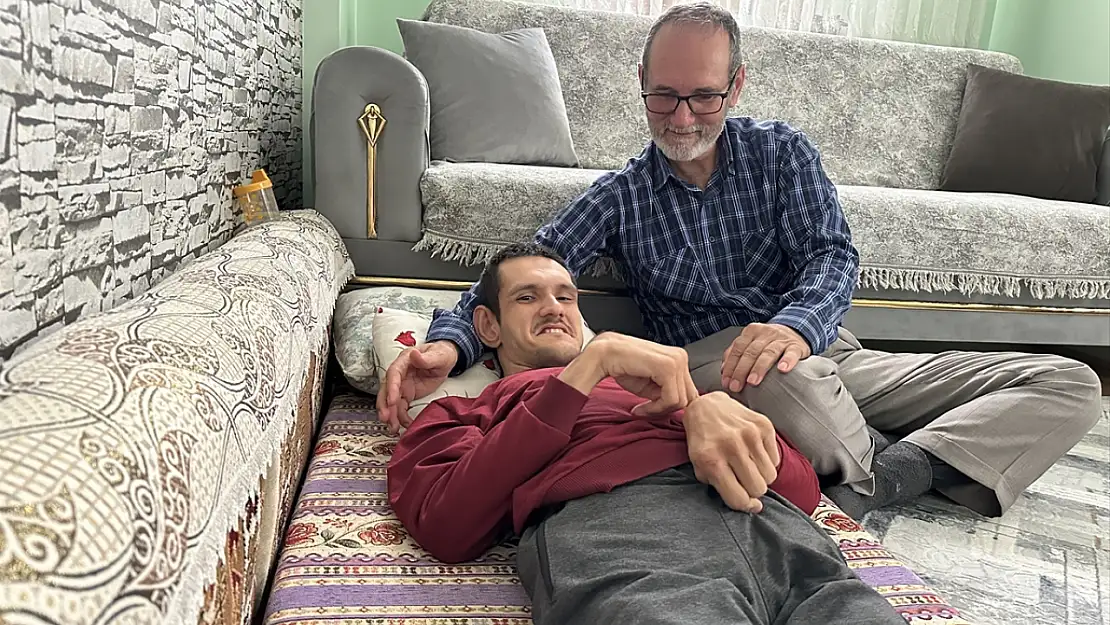 Konya'da evladının dünyasını aydınlatan baba konuştu!