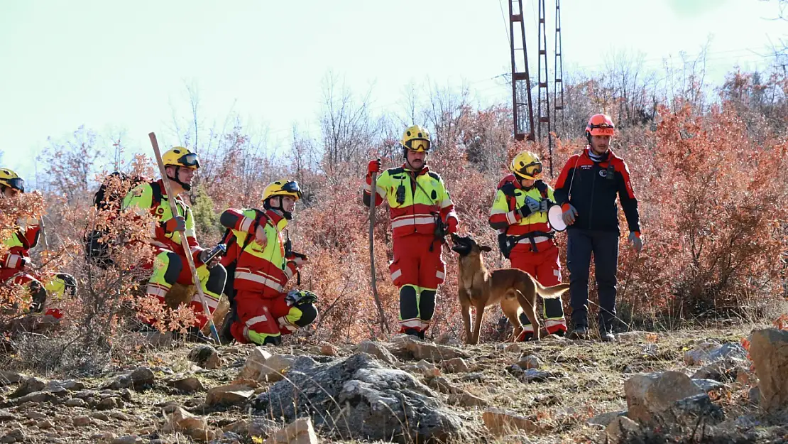 Konya'da kayıp alzheimer hastası için 150 personel sahada!