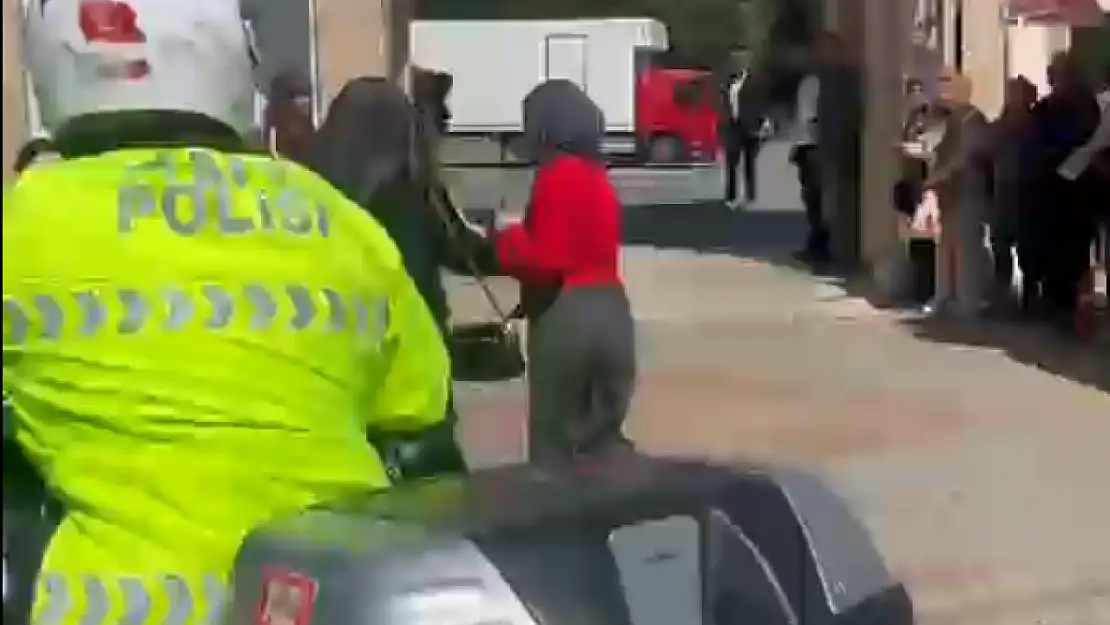 Konya'da nefes kesen yarış! Kimliğini unutan öğrenciyi AYT'ye polis yetiştirdi
