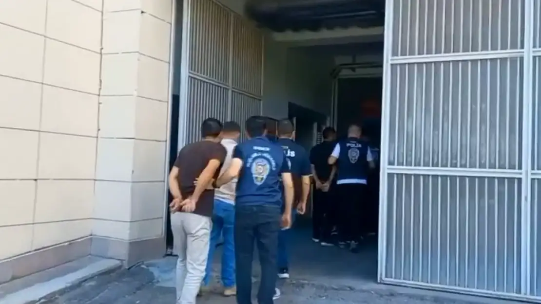 Konya'da yatırım vaadiyle 1.5 milyon TL dolandıran çete çökertildi!