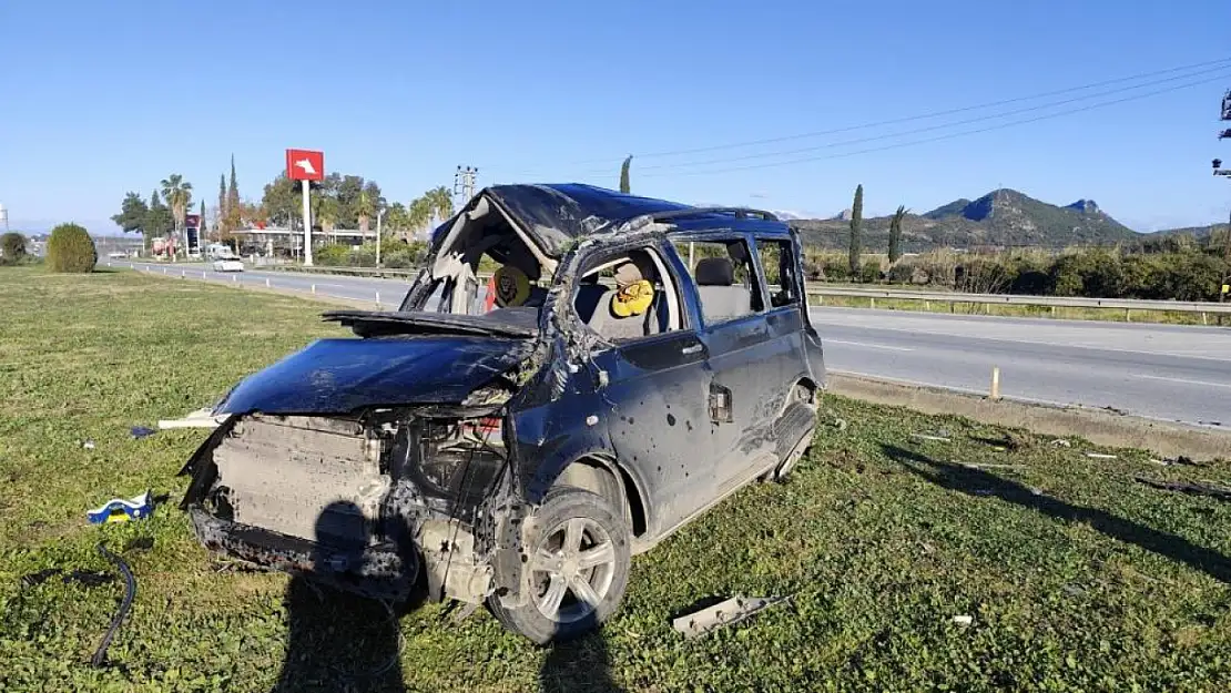 Konya yolunda can pazarı! Araç hurdaya döndü: 5 yaralı