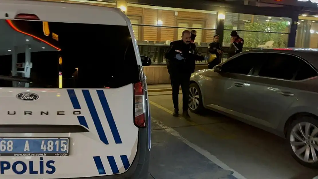 Konya yolunda kan aktı! Önce silahla vurdu sonra da kaçtı!