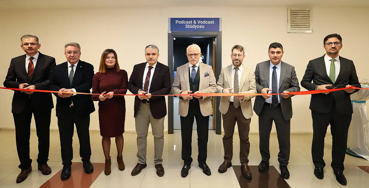 NEÜ'den dijital devrim: Bilimin sesi artık podcast ve vodcast ile dünyaya yayılıyor!