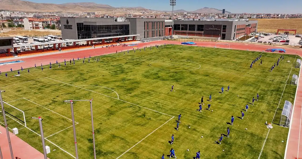 Başkan Altay ve Başkan Pekyatırmacı, geleceğin şampiyonlarıyla buluştu