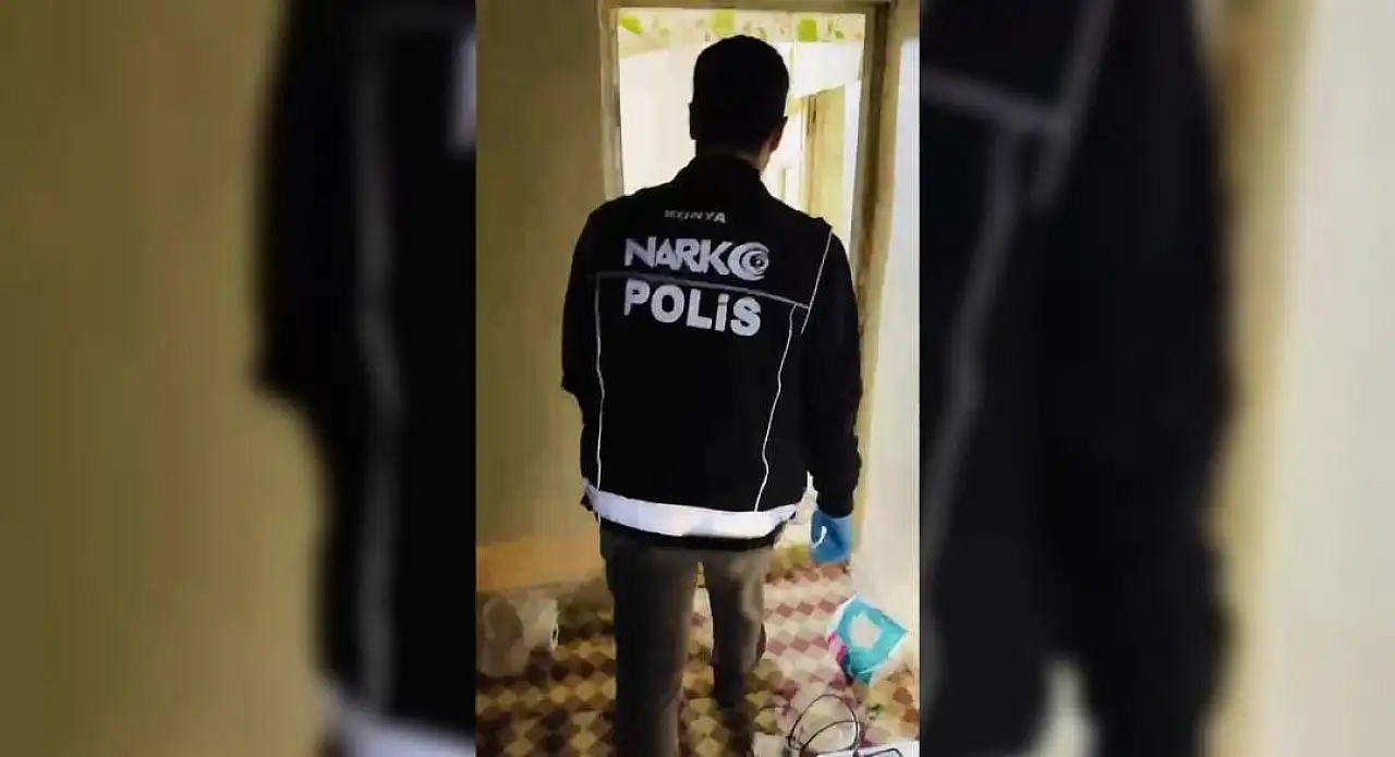 Konya'da uyuşturucu imalathanesi deşifre oldu! Kilo kilo pişirirken yakalandı