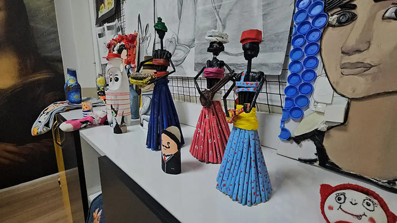 Üstün Yetenekli Öğrenciler Atıkları Sanata Dönüştürüyor
