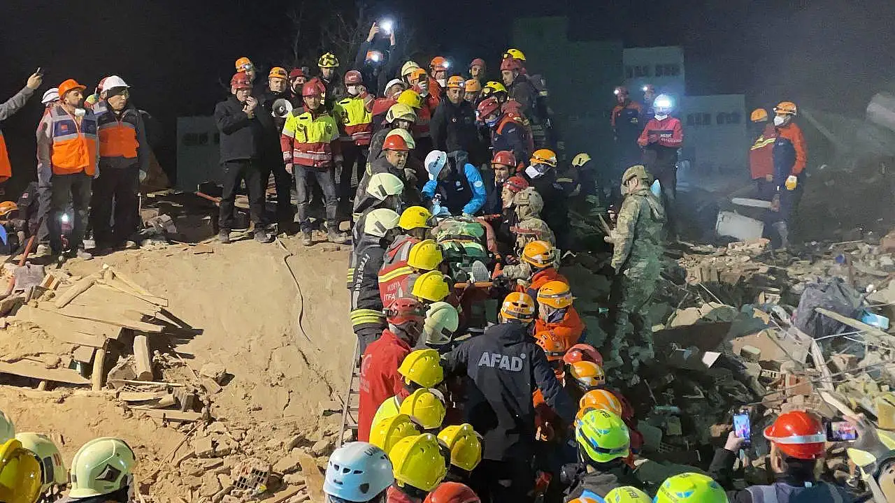 Konya'da Yıkılan Binanın Sırrı Çözülecek!