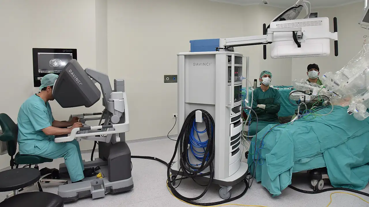 Konya'da bir ilk: SÜ'de Robotik Cerrahi ve Dijital PET-CT dönemi!