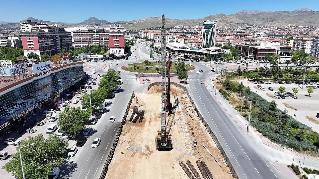 Konya'da tramvay yeraltına iniyor! Dev proje trafiğe nefes aldıracak!