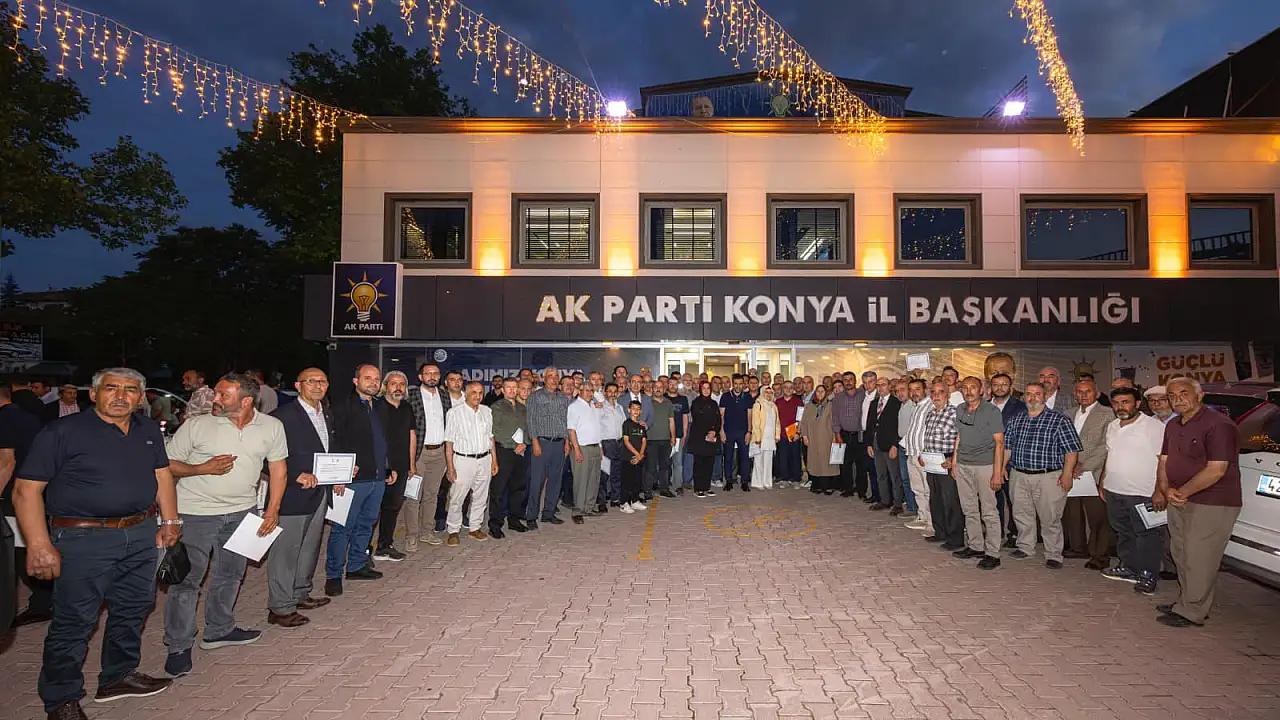 AK Parti Konya'da kritik toplantı! Üç merkez ilçeden yoğun katılım!
