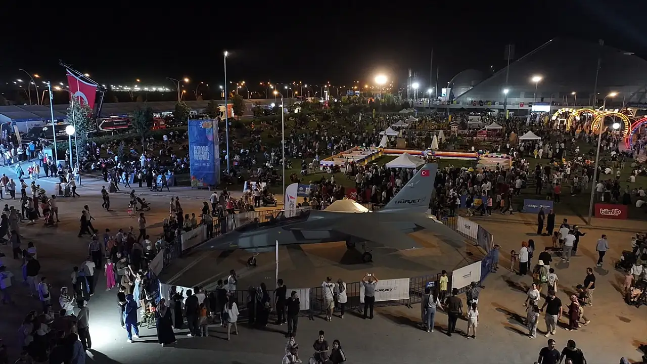 Konya'da nefes kesen festival sona erdi! Gökyüzü ve teknoloji aynı sahnedeydi
