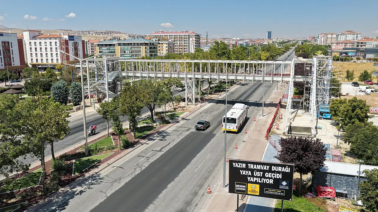 Konya'nın işlek bölgesinde yaya üst geçidinde sona gelindi!