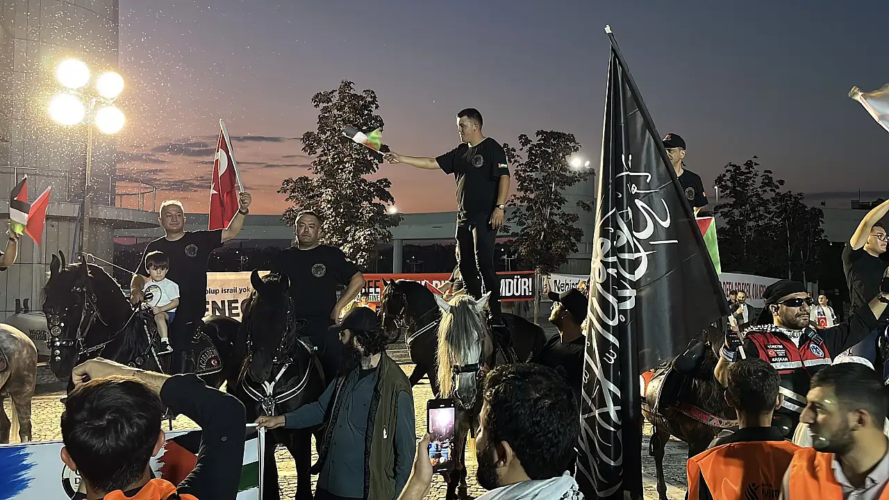 Uluslararası Filistin Konvoyu Konya'da coşkuyla karşılandı