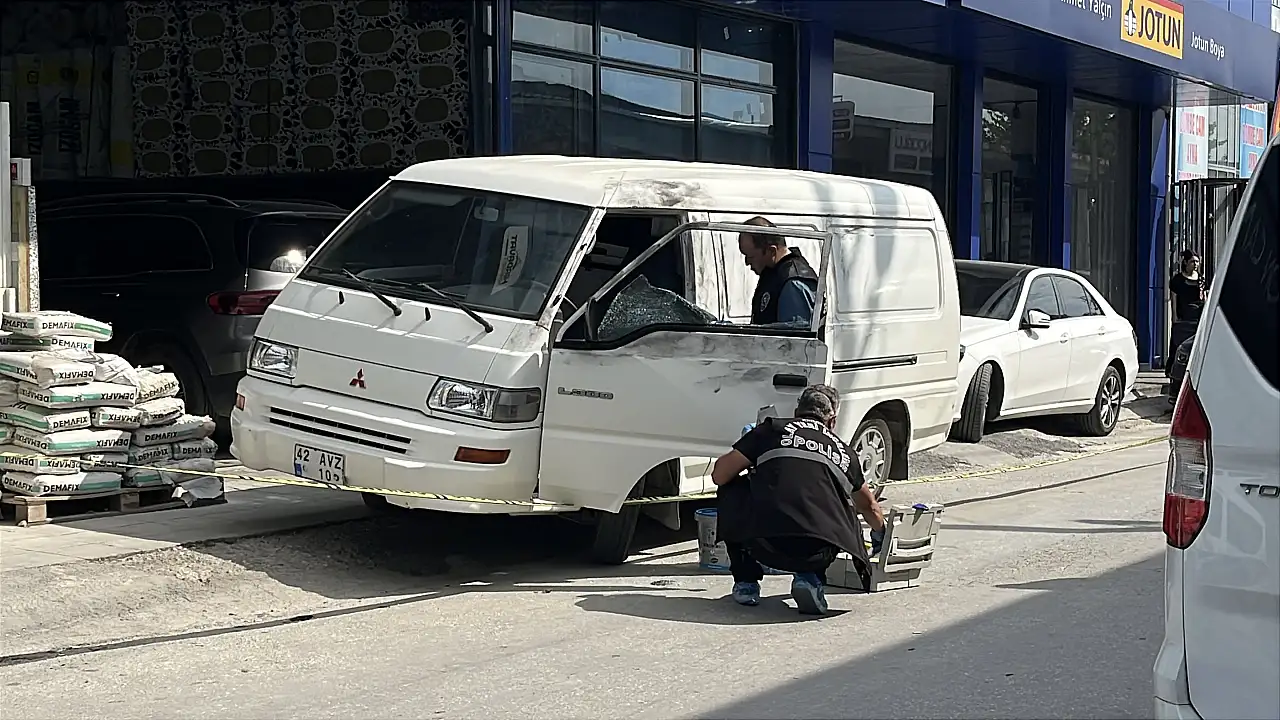 Konya'da film gibi soygun! 1 milyonluk çantayı saniyeler içinde çaldılar