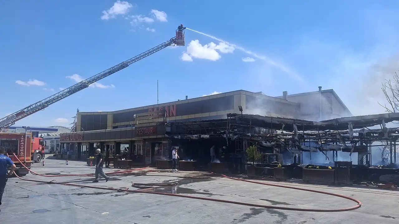 Konya'da korku dolu anlar! Restoran alev alev yandı!