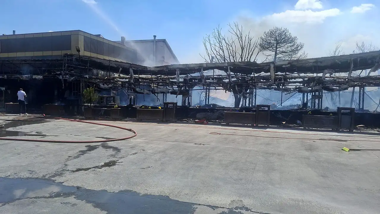 Konya'da korku dolu anlar! Restoran alev alev yandı!