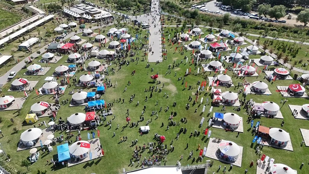 Malazgirt Zaferi'nin 955'inci yıl dönümü kutlamaları Ahlat'ta başladı