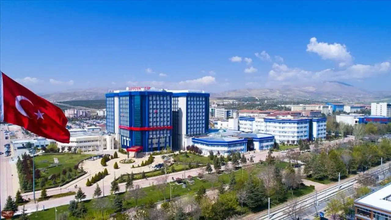 Konya'da sağlıkta yeni dönem başlıyor! İki üniversite hastane için kolları sıvadı
