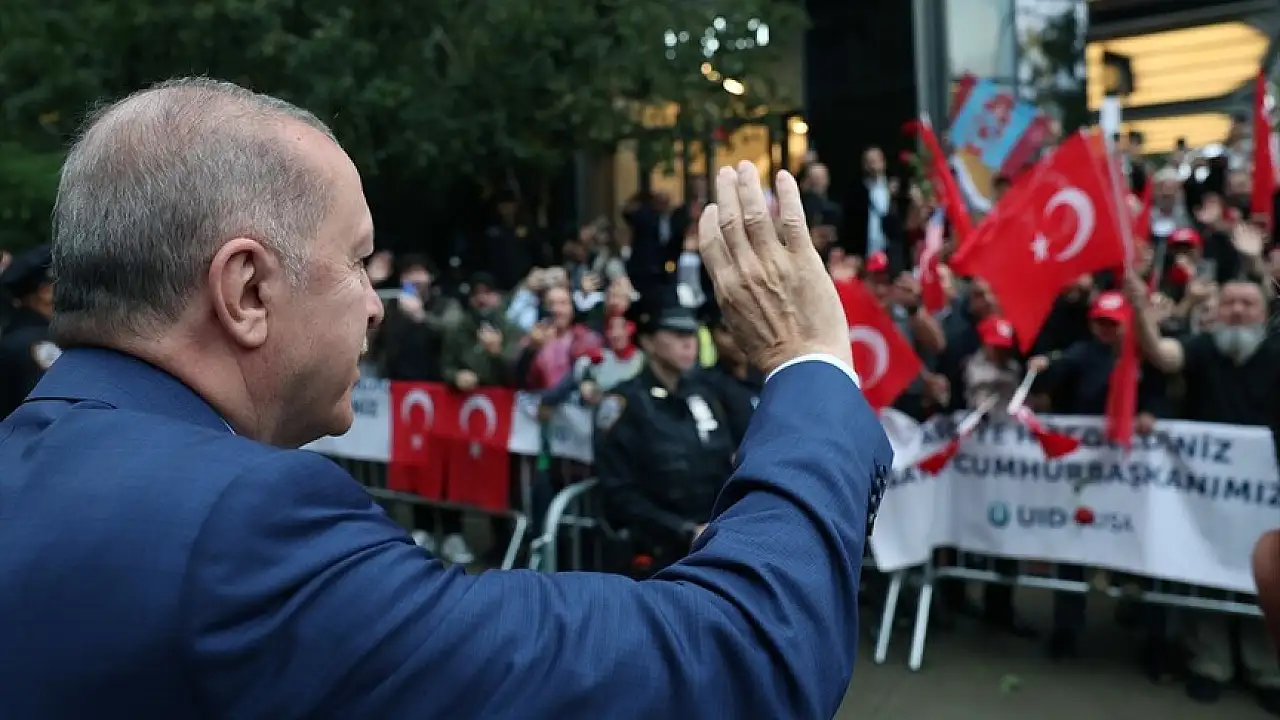 Cumhurbaşkanı Erdoğan New York'ta! Türkevi önünde coşkulu karşılama