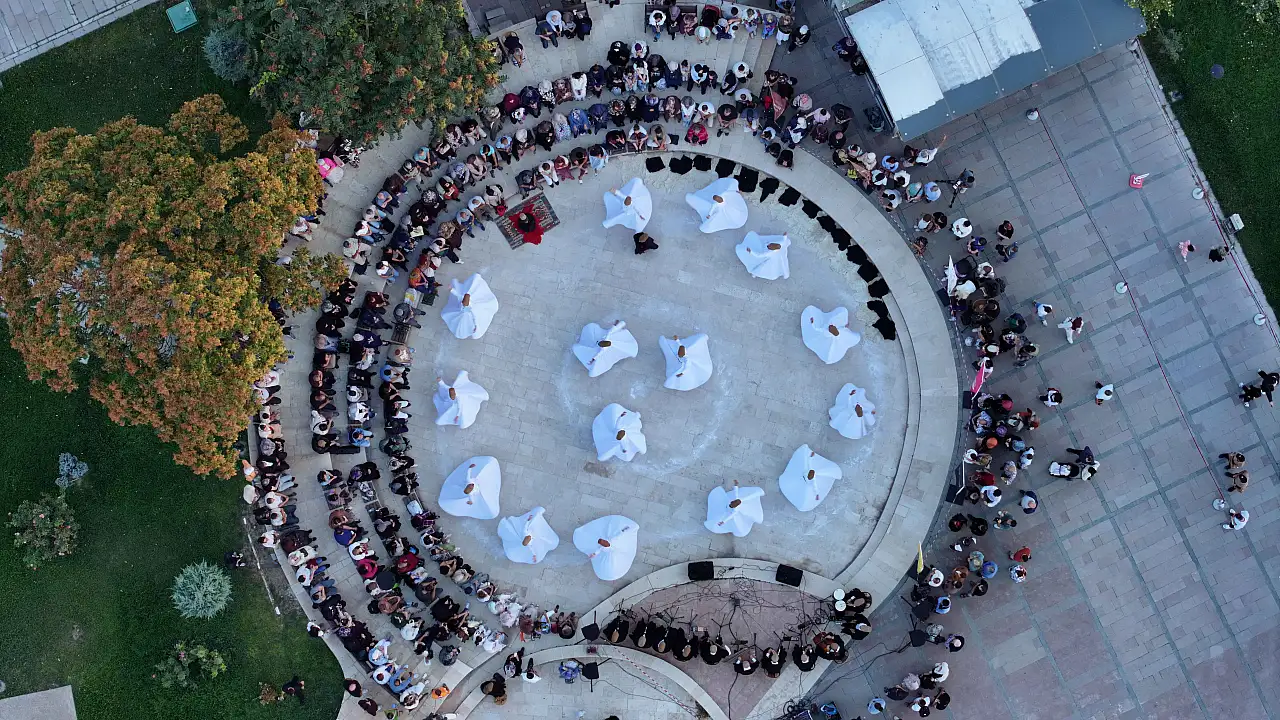 Konya'da gönüllere dokunan festival! Mistik Müzik Festivali'nde bugün neler var?