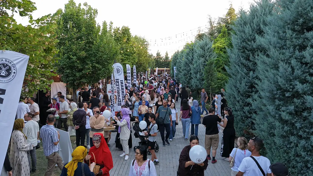 Başkan Altay aileleri Konya GastroFest'e davet etti!