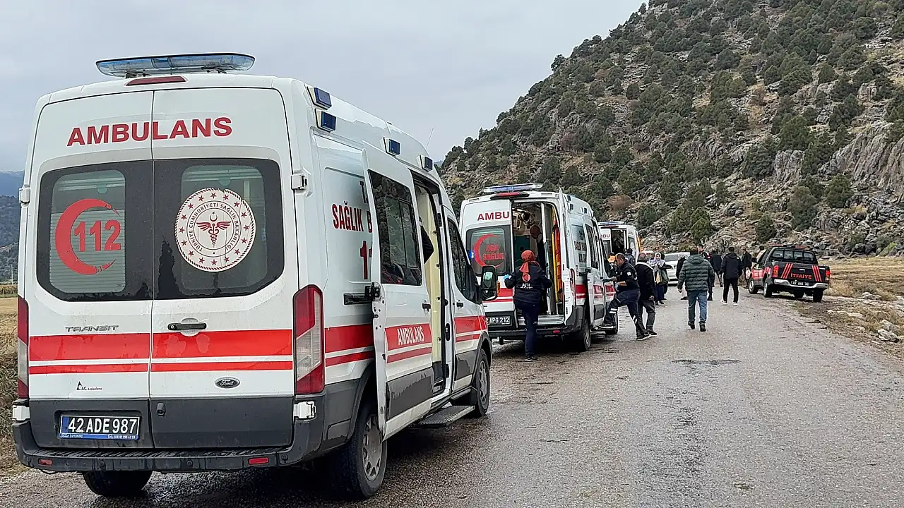 Konya'da otomobil şarampole yuvarlandı: 5 yaralı!
