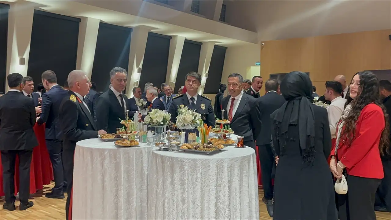 Konya Valiliği'nden 29 Ekim resepsiyonu: Sonsuza dek hür dalgalanacak!