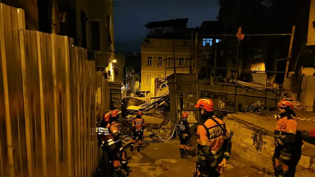 Gece saatlerinde korku dolu anlar: 5 katlı bina çöktü!