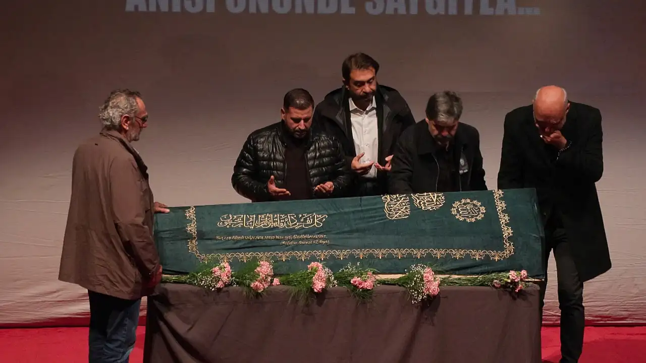 Müzisyen Soner Olgun son yolculuğuna uğurlandı