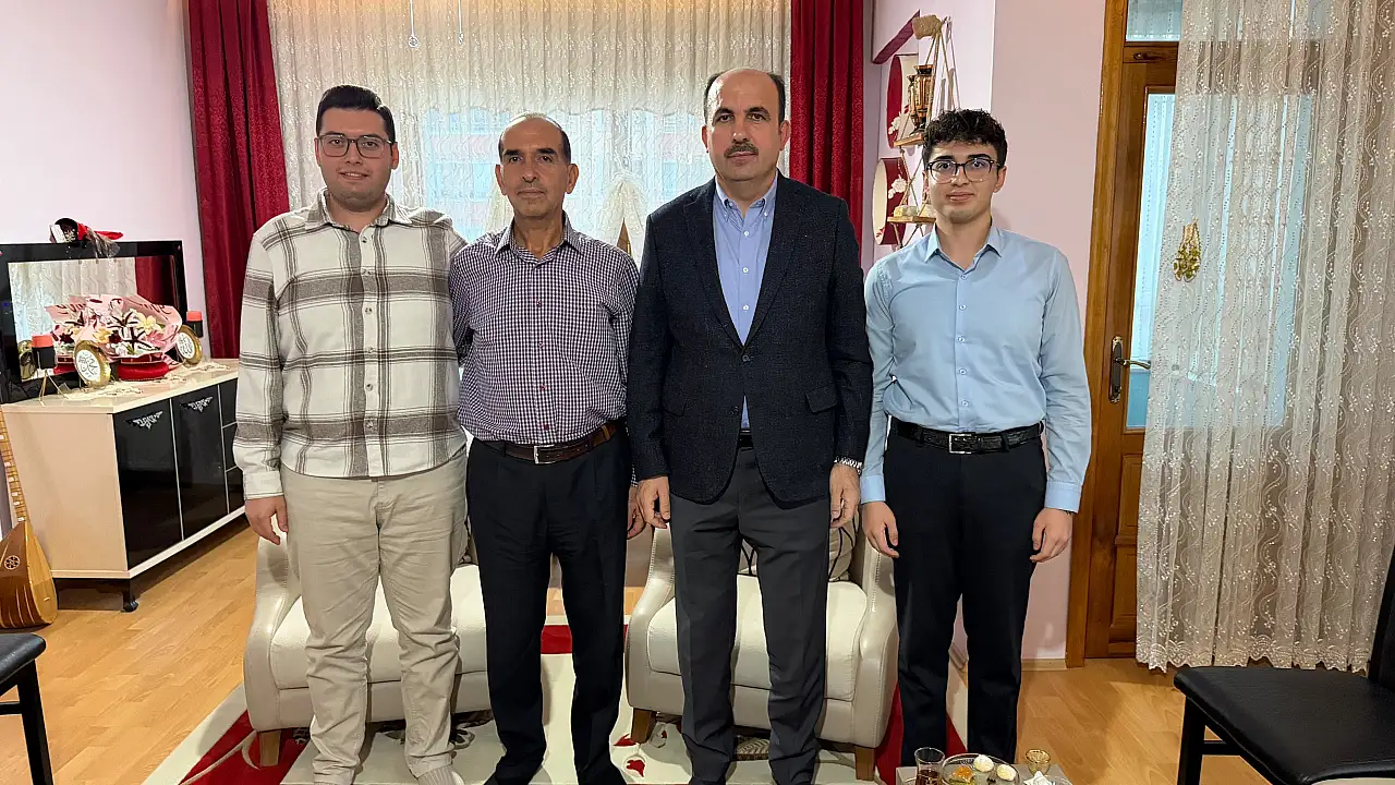 Başkan Altay umreden dönen aileleri ziyaret etti: Büyüklerimiz her zaman baş tacımız!
