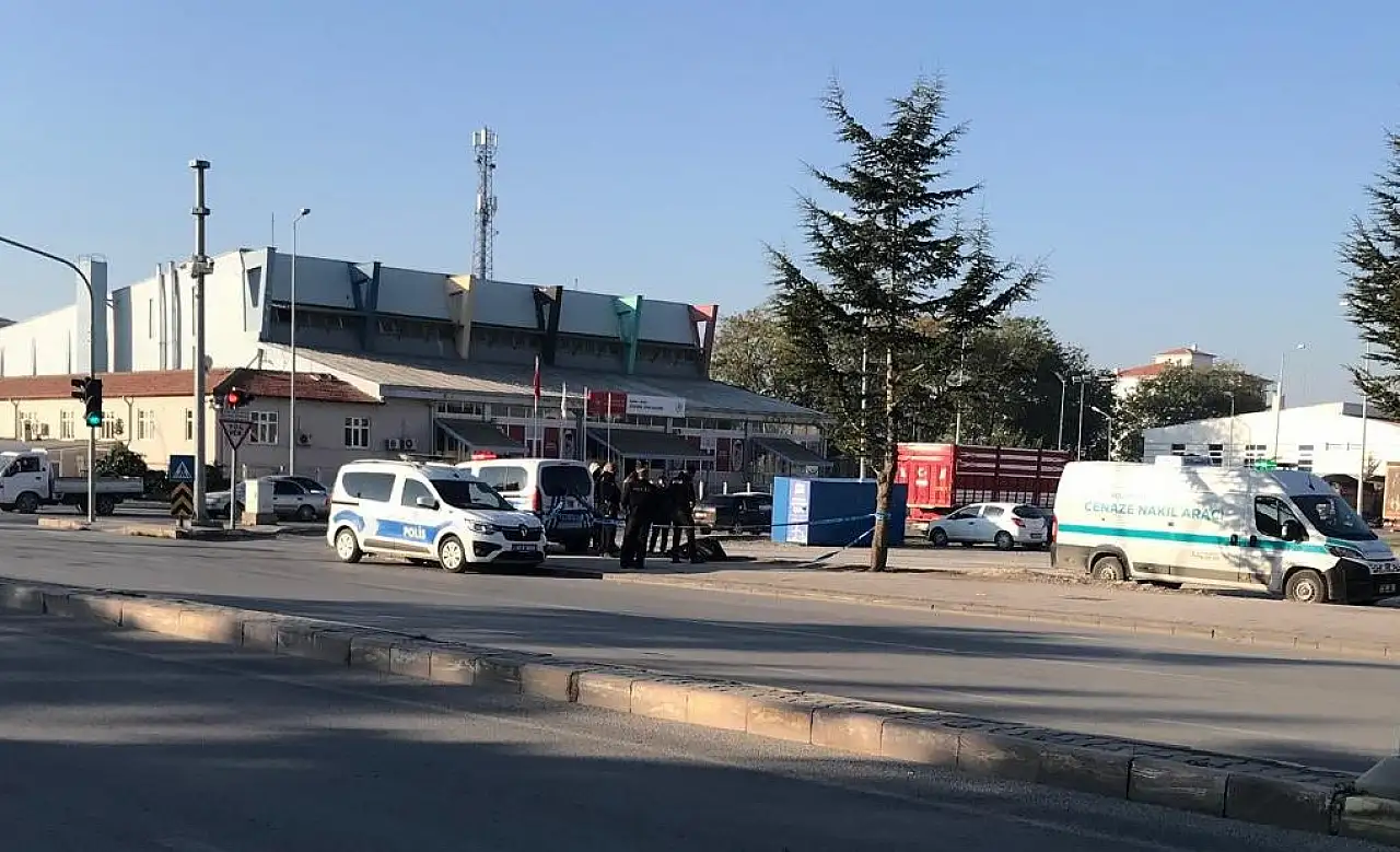 Konya'da sabah saatlerinde korkunç manzara! Kaldırımda ölü bulundu
