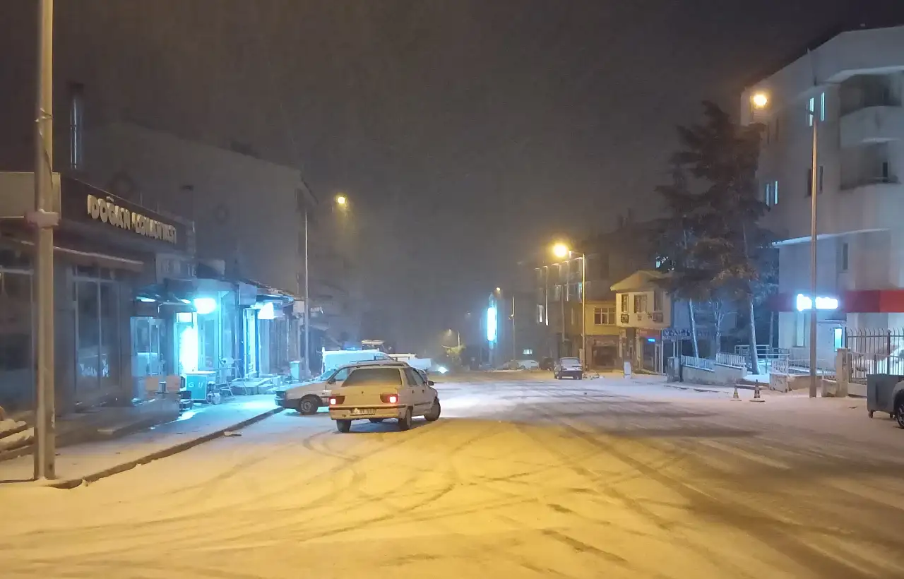 Konya kara kavuştu!
