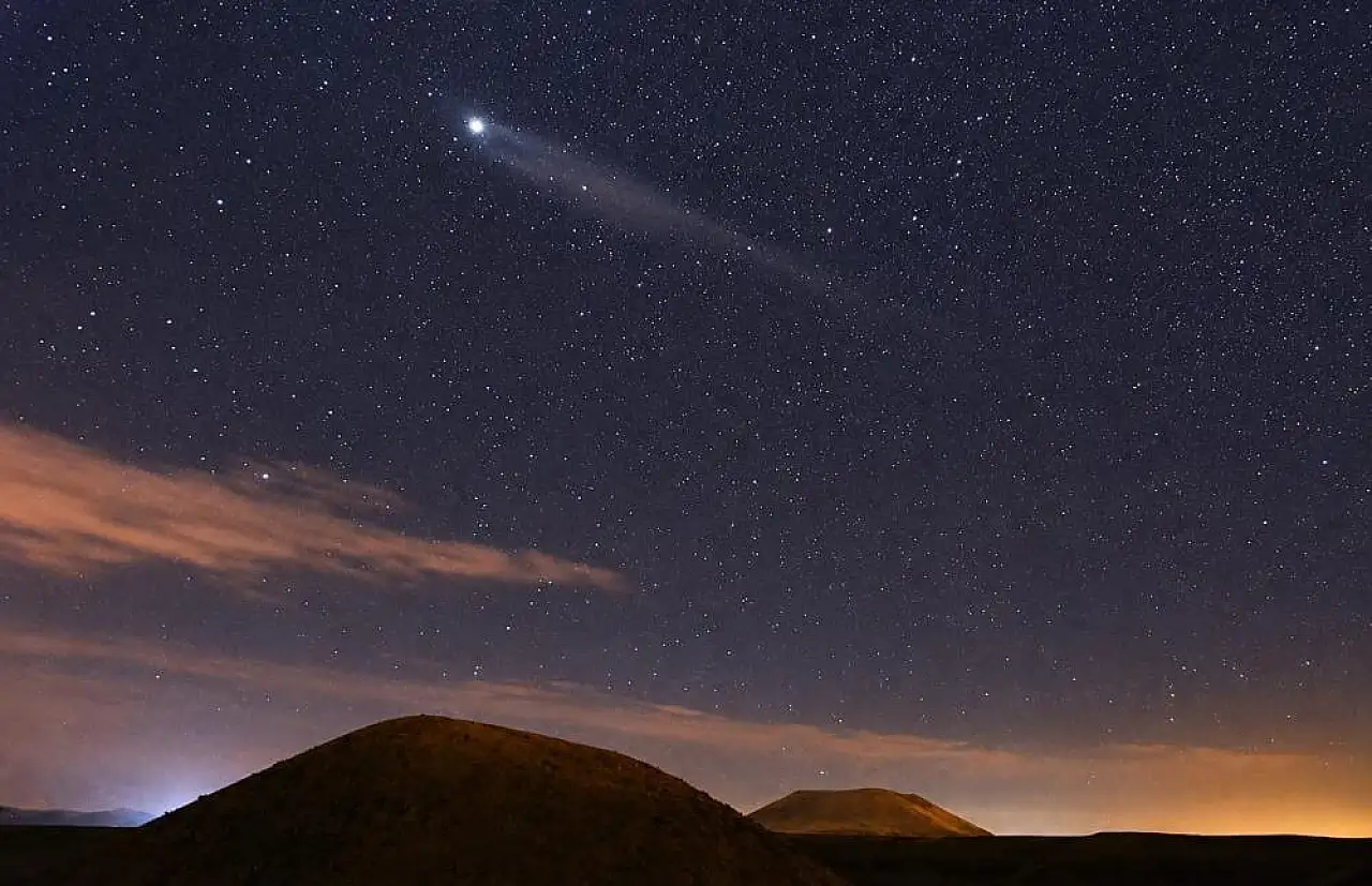 Meke Gölü'nde Perseid şöleni: Gökyüzü meteorlarla aydınlandı