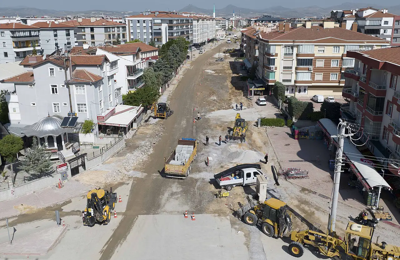 Konya'nın o caddesi baştan aşağı yenileniyor