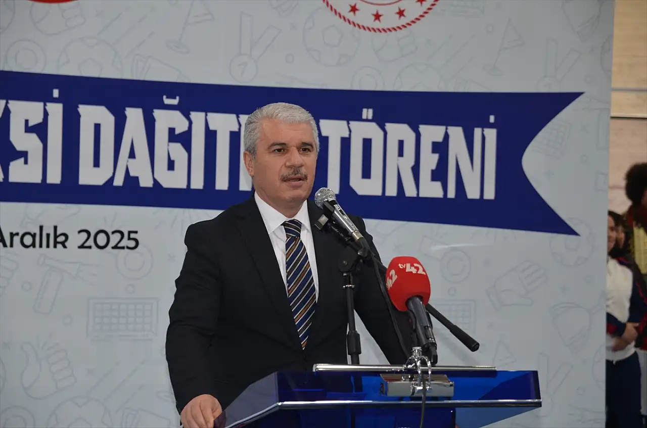 Konya'ya 60 milyon liralık spor malzemesi dağıtıldı