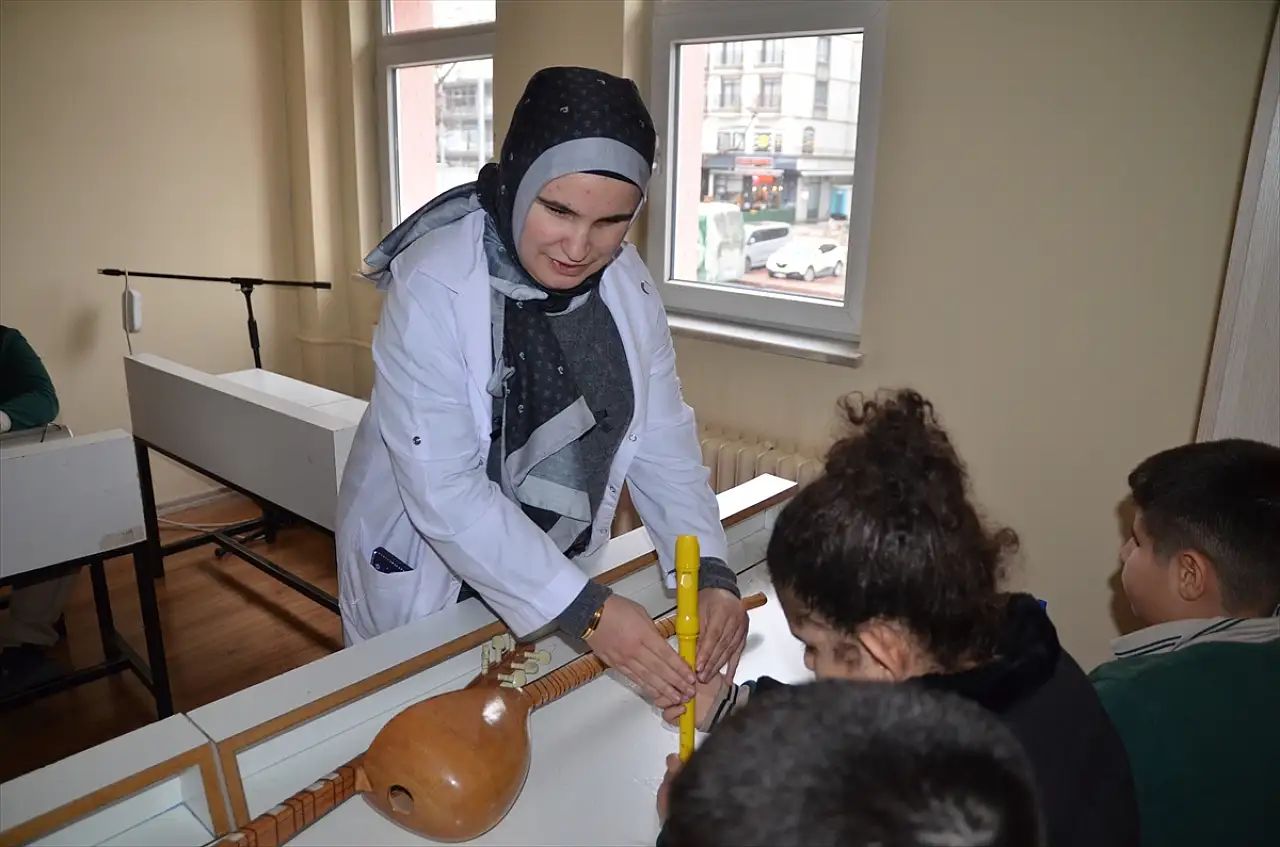 Konya'da azmin zaferi: Kendi okulunda geleceğin müzisyenlerini yetiştiriyor!