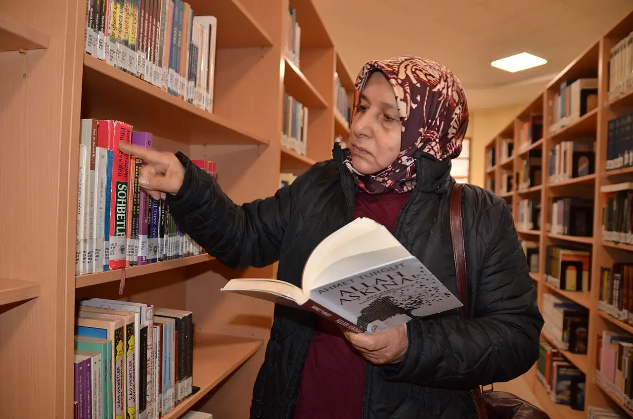 Konya'da 2 çocuk annesi İletişim Fakültesini kazandı!