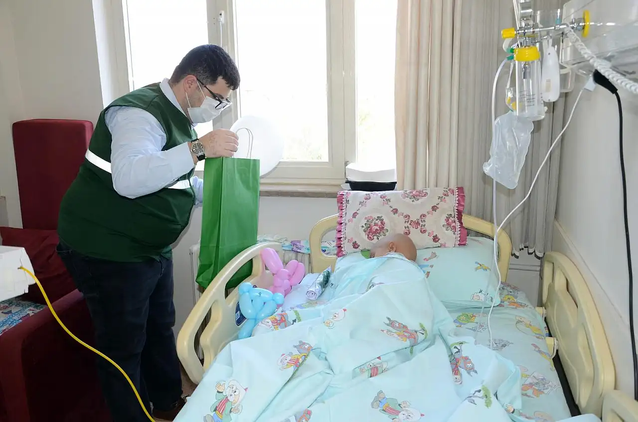 Yeşilay Konya 23 Nisan'da hasta çocukları sevindirdi!