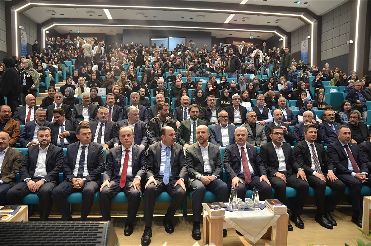 Bilal Erdoğan Konya'da İmam Hatip gençliğine seslendi: Manipülasyonlar bu ülkede başarılı olamayacak!