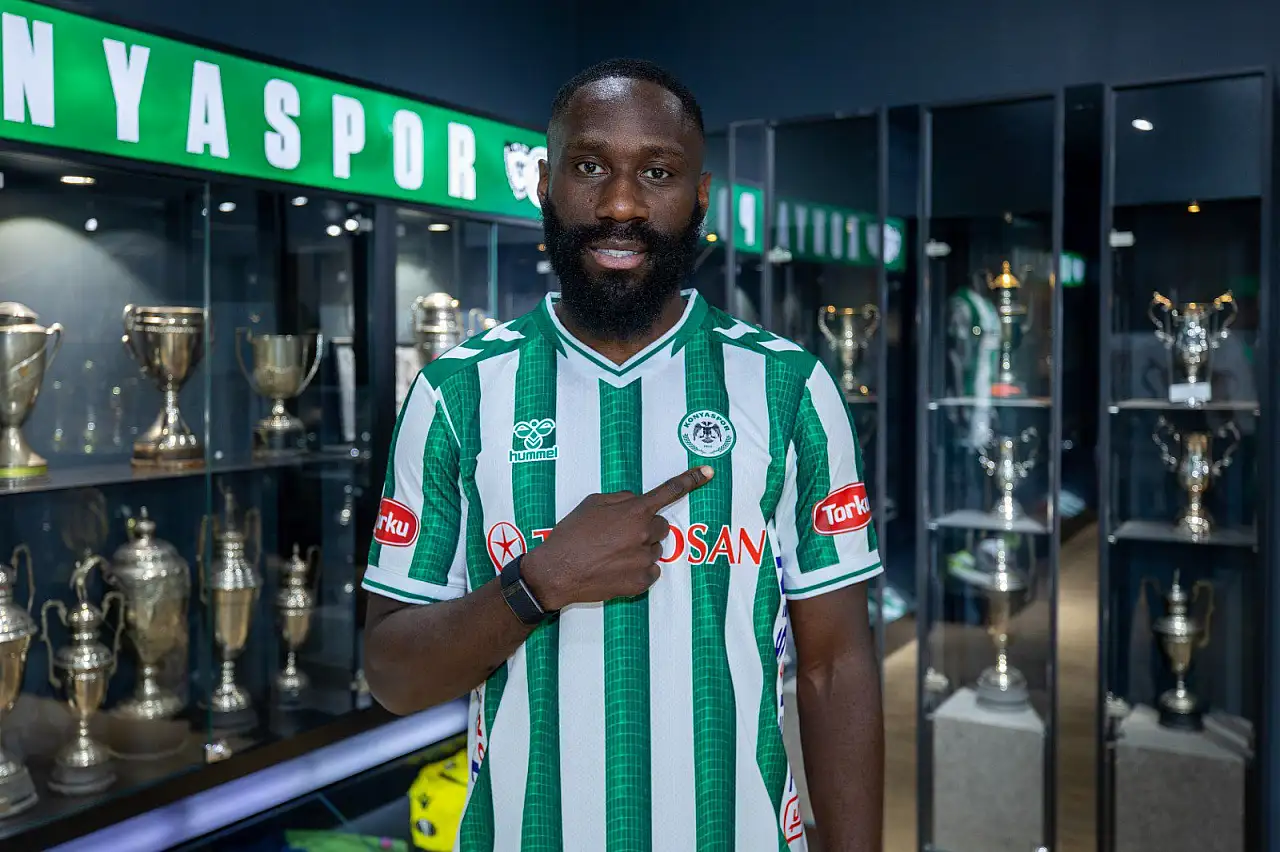 Konyaspor, sol bekine kavuştu! İmzalar atıldı