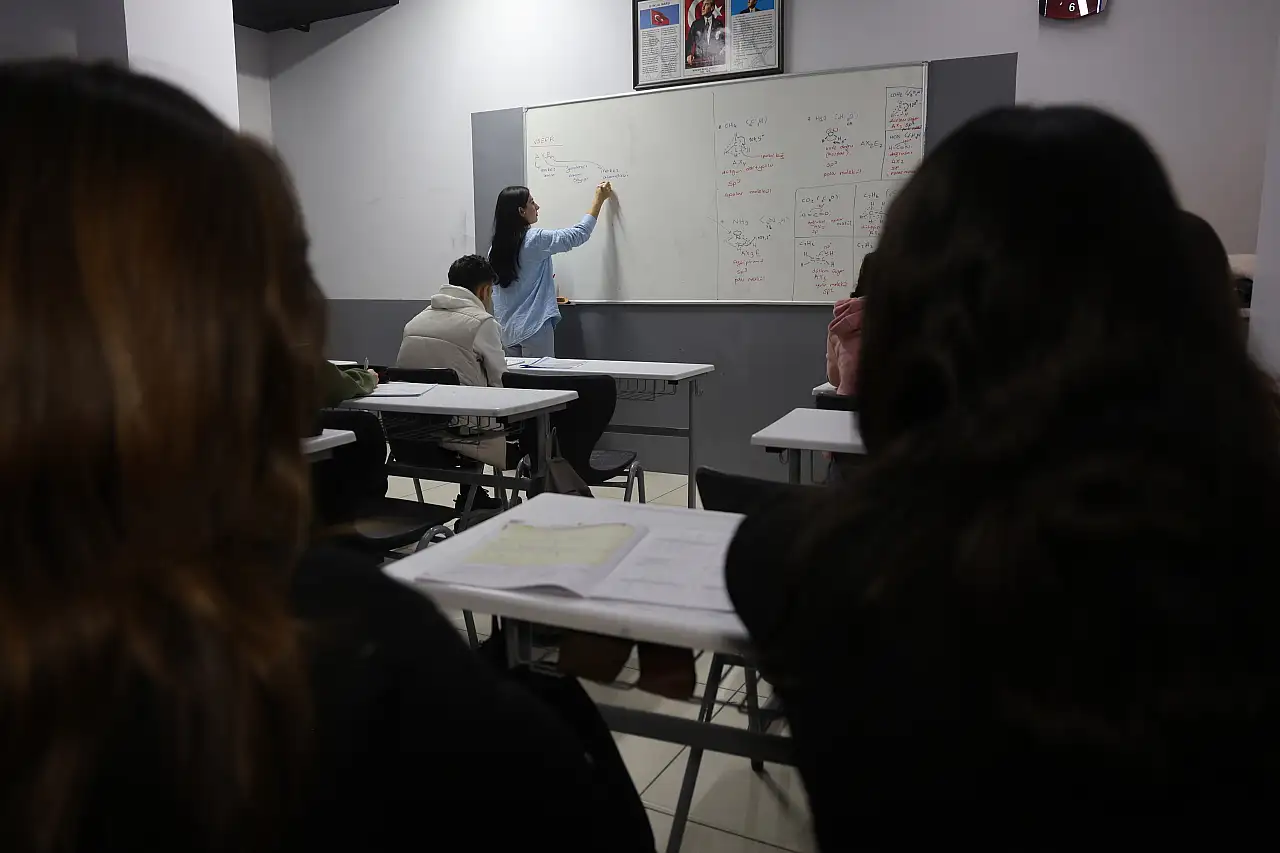 Çocuklardaki özenti davranışına dikkat! Taklitler tehlikeli mi?