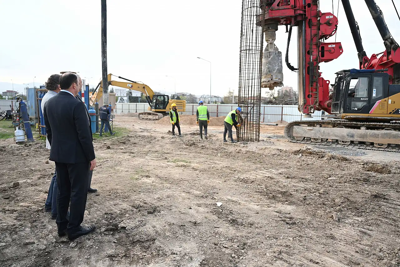 Konya'da ulaşımda devrim: Hem tramvay hem araç geçecek!