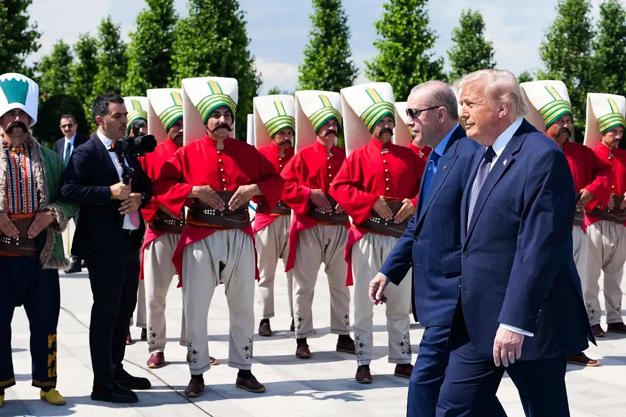 ABD Başkanı Trump'tan Ankara'da kritik mesaj: 'CAATSA yaptırımları kalkacak'