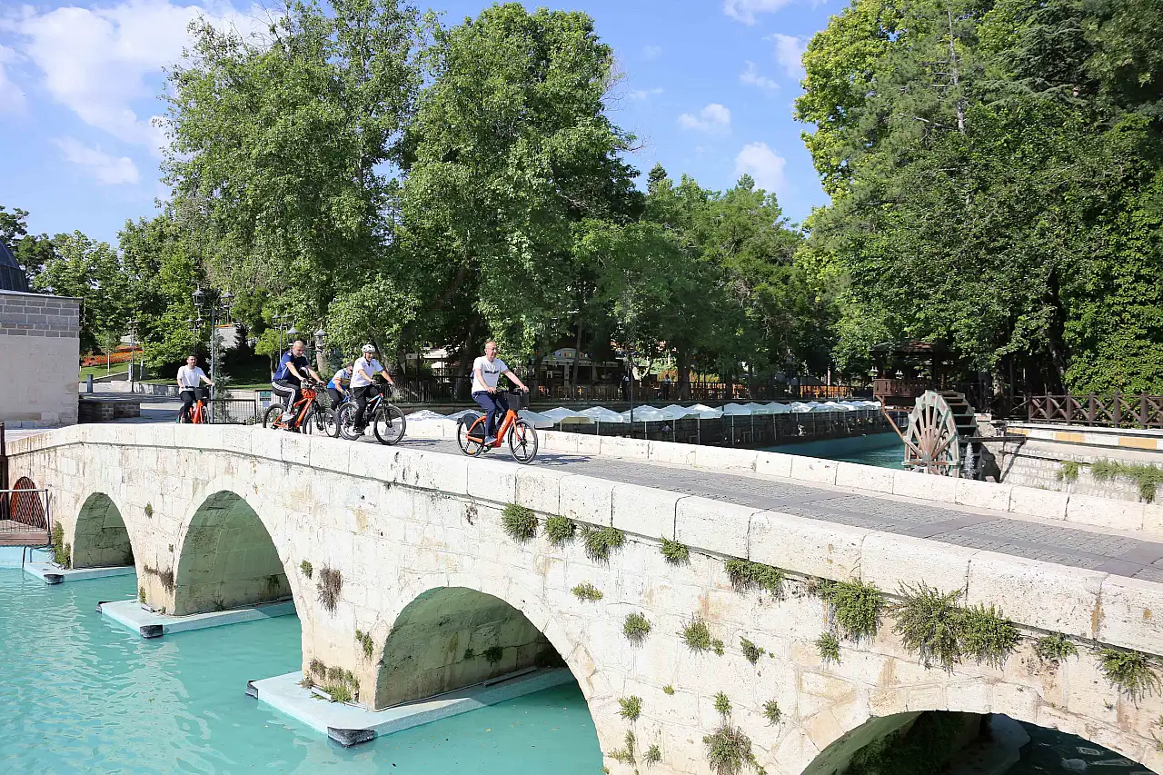 Başkan Kavuş pedalladı, Meram'ın tarihi ve doğası buluştu!