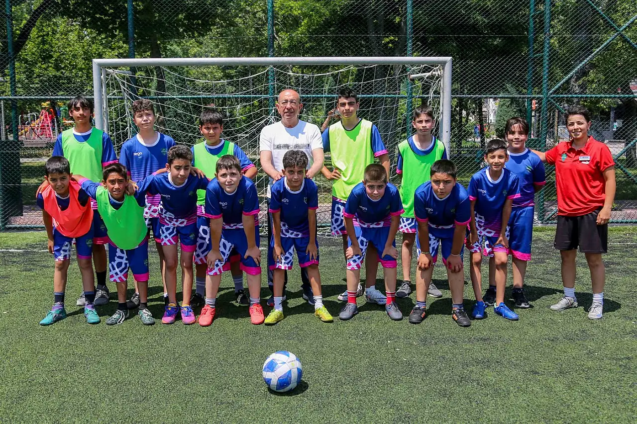Başkan Kavuş, MEGA'da çocukların spor heyecanına ortak oldu!