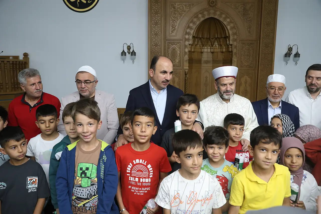 Başkan Altay çocuklarla sabah namazında buluştu! Bisiklet heyecanı başladı