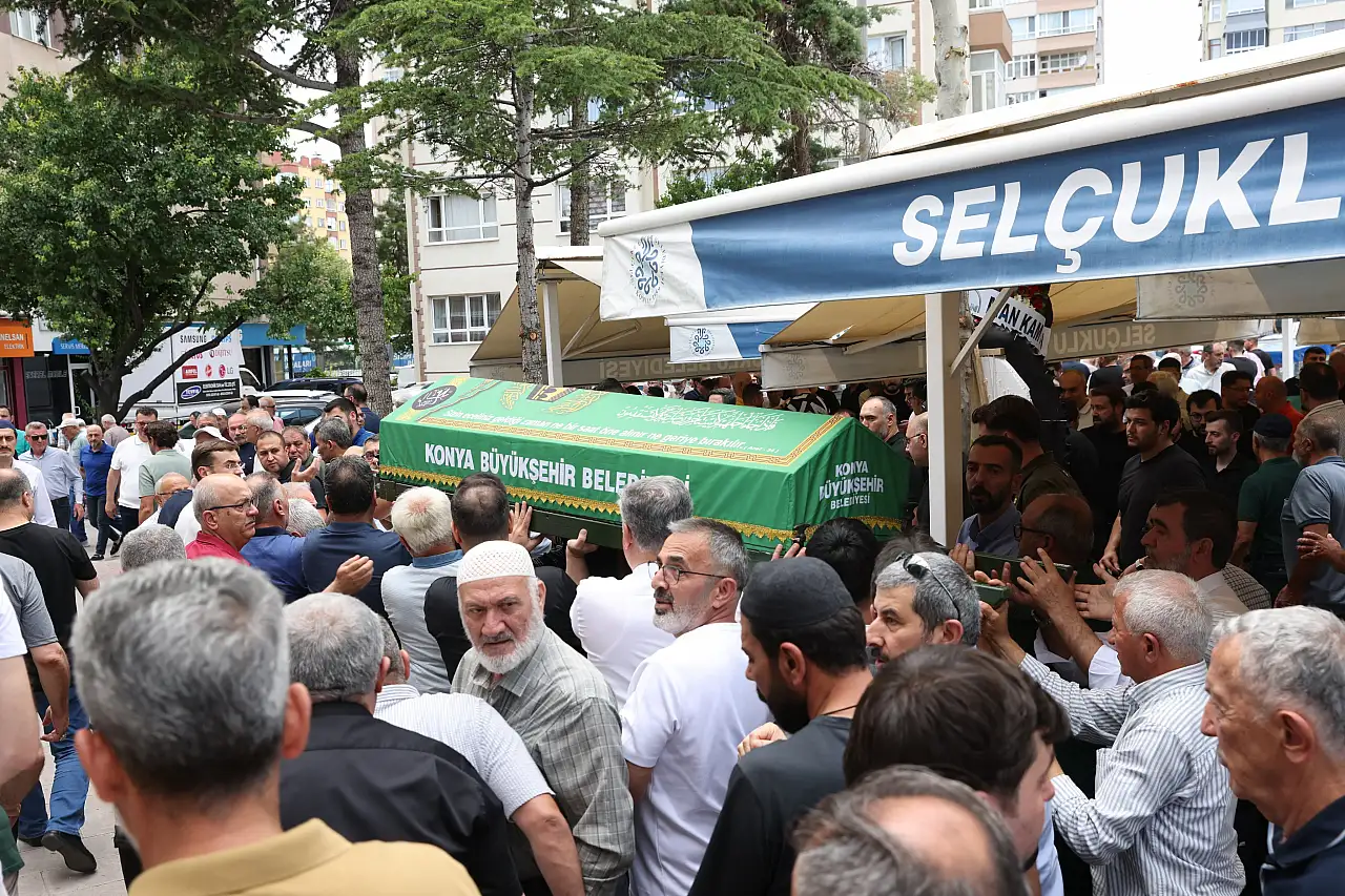 Konya iş dünyasının acı kaybı! Faik Küçükbakırcı son yolculuğuna uğurlandı
