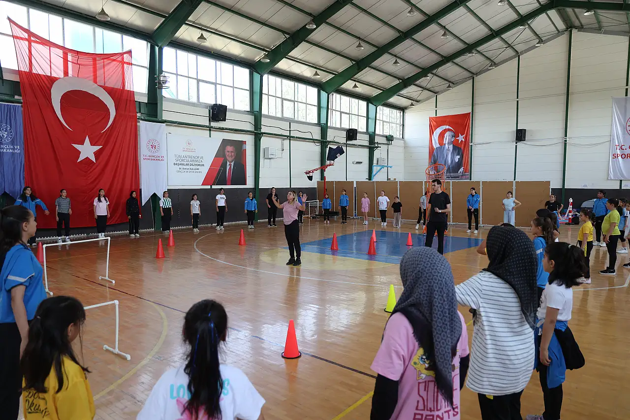 Başkan Altay: 28 ilçemizde 12 bin öğrenci sporla buluşuyor!
